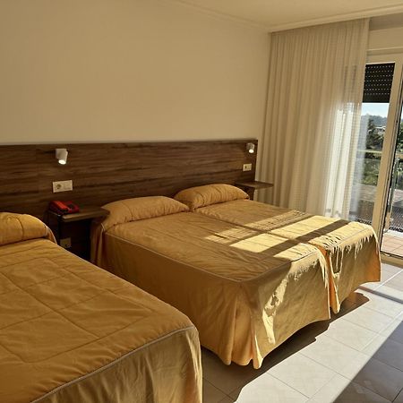 וילאנואבה דה ארוסה Hotel Hermida 5000 מראה חיצוני תמונה